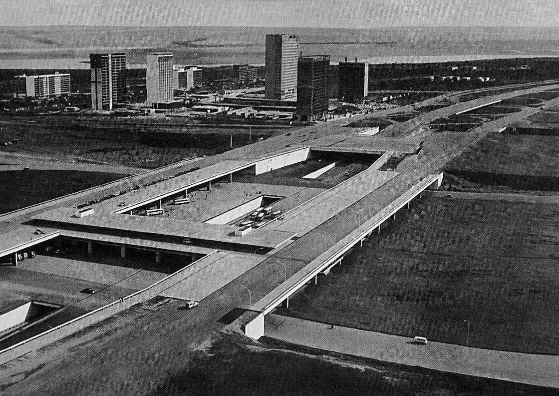 INFRASTRUCTURE OR ARCHITECTURE - BRASILIA CENTRAL PLATFORM - LUCIO COSTA - 1957